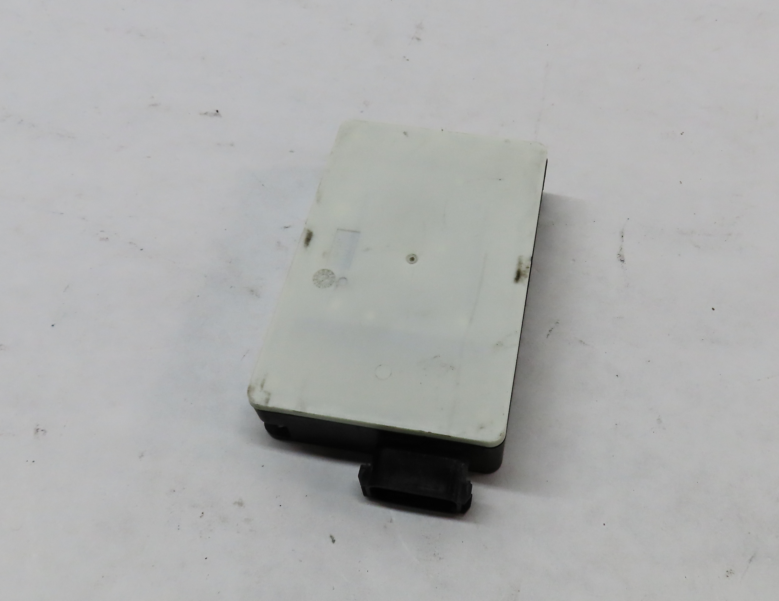 2013 MERCEDES GL450 (X166) REAR BLIND SPOT ASSIST RADAR SENSOR MODULE — exact item pictured